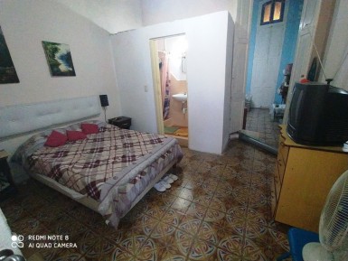 Casa Colonial de 1 habitación en venta en Centro Habana, La Habana