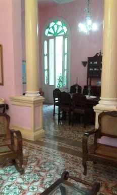 Casa Colonial de 5 habitaciones en venta en Cayo Hueso, Centro Habana, La Habana