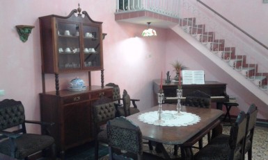 Casa Colonial de 5 habitaciones en venta en Cayo Hueso, Centro Habana, La Habana