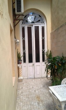 Casa Colonial de 5 habitaciones en venta en Cayo Hueso, Centro Habana, La Habana