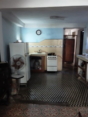 Casa de 2 habitaciones en venta en Las Cañas, Cerro, La Habana