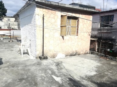 Duplex with 2 bedrooms for sale in Los Quemados, Marianao, La Habana