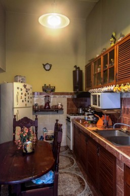 Casa Independiente de 4 habitaciones en venta en Los Quemados, Marianao, La Habana