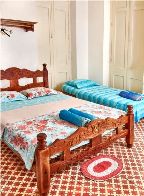 Casa Colonial de 4 habitaciones en venta en Centro Habana, La Habana
