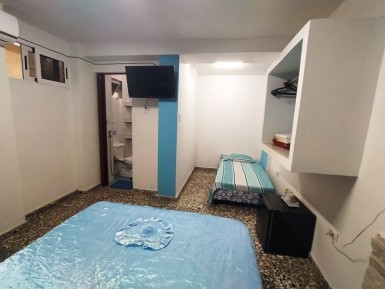Colonial with 5 bedrooms for sale in San Leopoldo, Centro Habana, La Habana