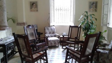 Casa Independiente de 6 habitaciones en venta en Los Quemados, Marianao, La Habana