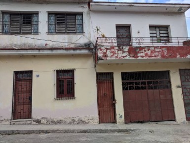 Duplex with 8 bedrooms for sale in Villa I, Guanabacoa, La Habana