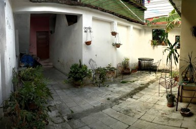 Duplex with 8 bedrooms for sale in Villa I, Guanabacoa, La Habana