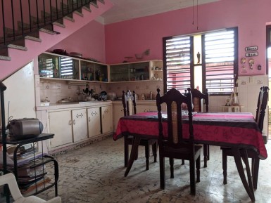 Duplex with 8 bedrooms for sale in Villa I, Guanabacoa, La Habana