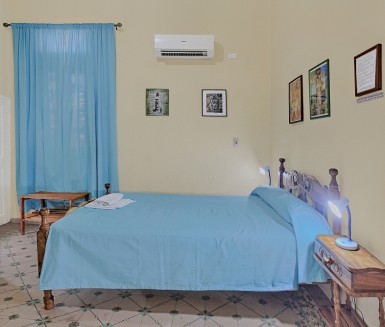 Biplanta de 5 habitaciones en venta en Vedado, Plaza de la Revolución, La Habana