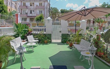 Biplanta de 5 habitaciones en venta en Vedado, Plaza de la Revolución, La Habana