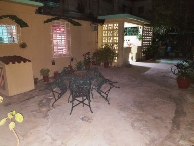 Detached House with 2 bedrooms for sale in Cubanacán, Playa, La Habana