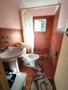 Casa de 3 habitaciones en venta en Cruz Verde, Cotorro, La Habana