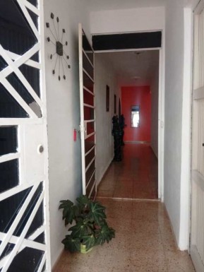 Casa Independiente de 5 habitaciones en venta en Las Guásimas, Arroyo Naranjo, La Habana