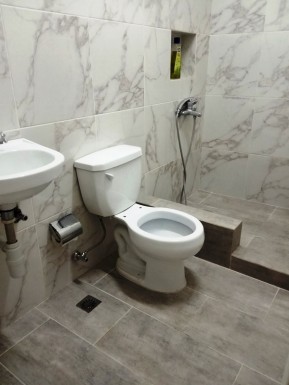 Casa Independiente de 5 habitaciones en venta en Las Guásimas, Arroyo Naranjo, La Habana