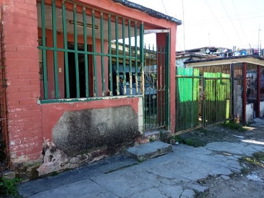 Casa Independiente de 2 habitaciones en venta en Mantilla, Arroyo Naranjo, La Habana