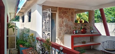 Casa Independiente de 6.5 habitaciones en venta en Balcón Arimao, La Lisa, La Habana