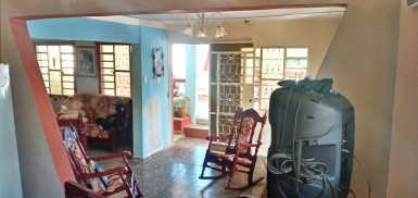 Casa Independiente de 6.5 habitaciones en venta en Balcón Arimao, La Lisa, La Habana