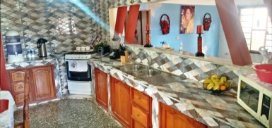Casa Independiente de 6.5 habitaciones en venta en Balcón Arimao, La Lisa, La Habana