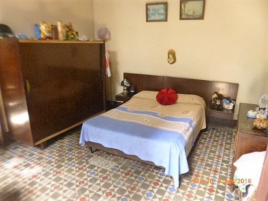 Casa Colonial de 4 habitaciones en venta en Cayo Hueso, Centro Habana, La Habana
