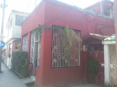 Independent House in Los Quemados, Marianao, La Habana