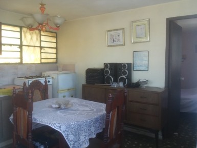 Casa Independiente de 4 habitaciones en venta en Los Quemados, Marianao, La Habana
