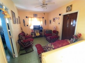 Casa de 2 habitaciones en venta en Santa Fe, Playa, La Habana - Miniatura 1