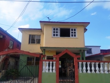 Casa de 2 habitaciones en venta en Santa Fe, Playa, La Habana