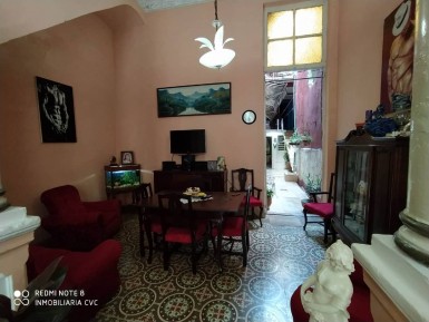 Casa Colonial de 4 habitaciones en venta en Catedral, Habana Vieja, La Habana