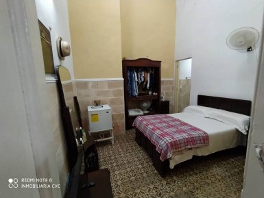 Casa Colonial de 4 habitaciones en venta en Catedral, Habana Vieja, La Habana