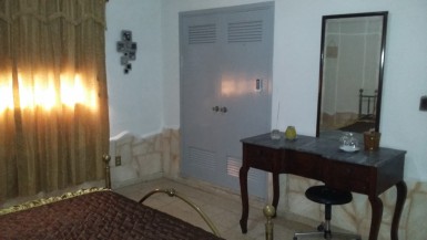 Casa Independiente de 6 habitaciones en venta en Nuevo Vedado, Plaza de la Revolución, La Habana