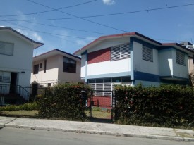 Casa Independiente de 4 habitaciones en permuta en Nuevo Vedado, Plaza de la Revolución, La Habana