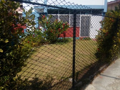 Casa Independiente de 4 habitaciones en venta en Nuevo Vedado, Plaza de la Revolución, La Habana