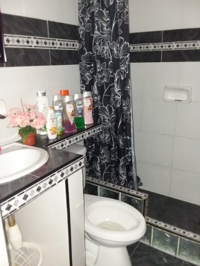Casa Independiente de 3 habitaciones en venta en Las Guásimas, Arroyo Naranjo, La Habana