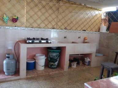 Casa Independiente de 3 habitaciones en venta en Las Guásimas, Arroyo Naranjo, La Habana