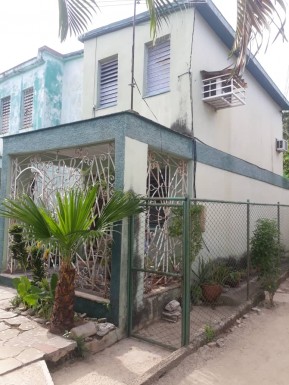 Biplanta in Los Pinos, Arroyo Naranjo, La Habana
