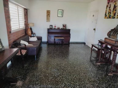 Apartment with 3.5 bedrooms for sale in Nuevo Vedado, Plaza de la Revolución, La Habana