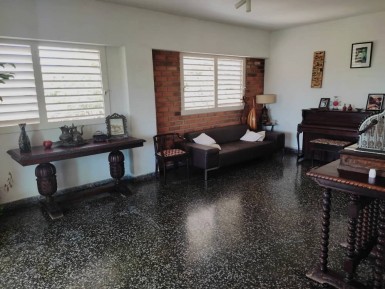 Apartment with 3.5 bedrooms for sale in Nuevo Vedado, Plaza de la Revolución, La Habana