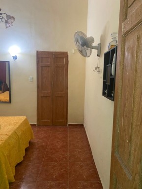Casa Independiente de 4 habitaciones en venta en Plaza de la Revolución, La Habana