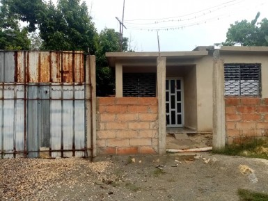 House in Alberro, Cotorro, La Habana