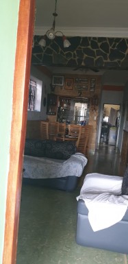 Casa Independiente de 2 habitaciones en venta en Jesús del Monte, Diez de Octubre, La Habana