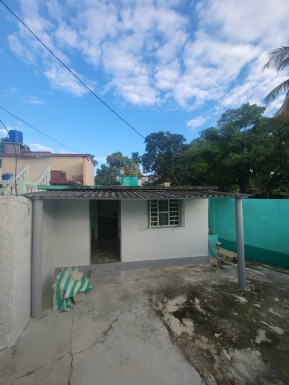 House in Aldabó, Boyeros, La Habana