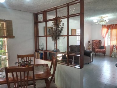 Casa Independiente de 4 habitaciones en venta en Cojímar, Habana del Este, La Habana