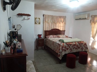 Casa Independiente de 4 habitaciones en venta en Cojímar, Habana del Este, La Habana
