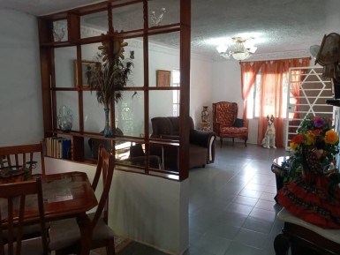 Casa Independiente de 4 habitaciones en venta en Cojímar, Habana del Este, La Habana