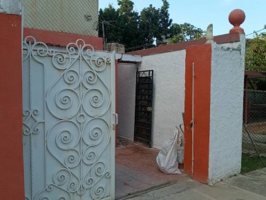 Casa Independiente de 4 habitaciones en venta en Cojímar, Habana del Este, La Habana
