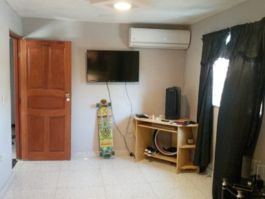 Casa Independiente de 7 habitaciones en venta en Antonio Guiteras, Habana del Este, La Habana