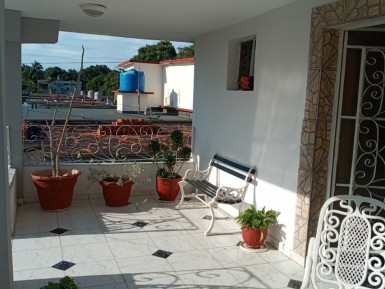 Casa Independiente de 7 habitaciones en venta en Antonio Guiteras, Habana del Este, La Habana