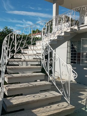 Casa Independiente de 7 habitaciones en venta en Antonio Guiteras, Habana del Este, La Habana