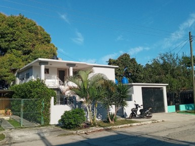 Casa Independiente de 7 habitaciones en venta en Antonio Guiteras, Habana del Este, La Habana